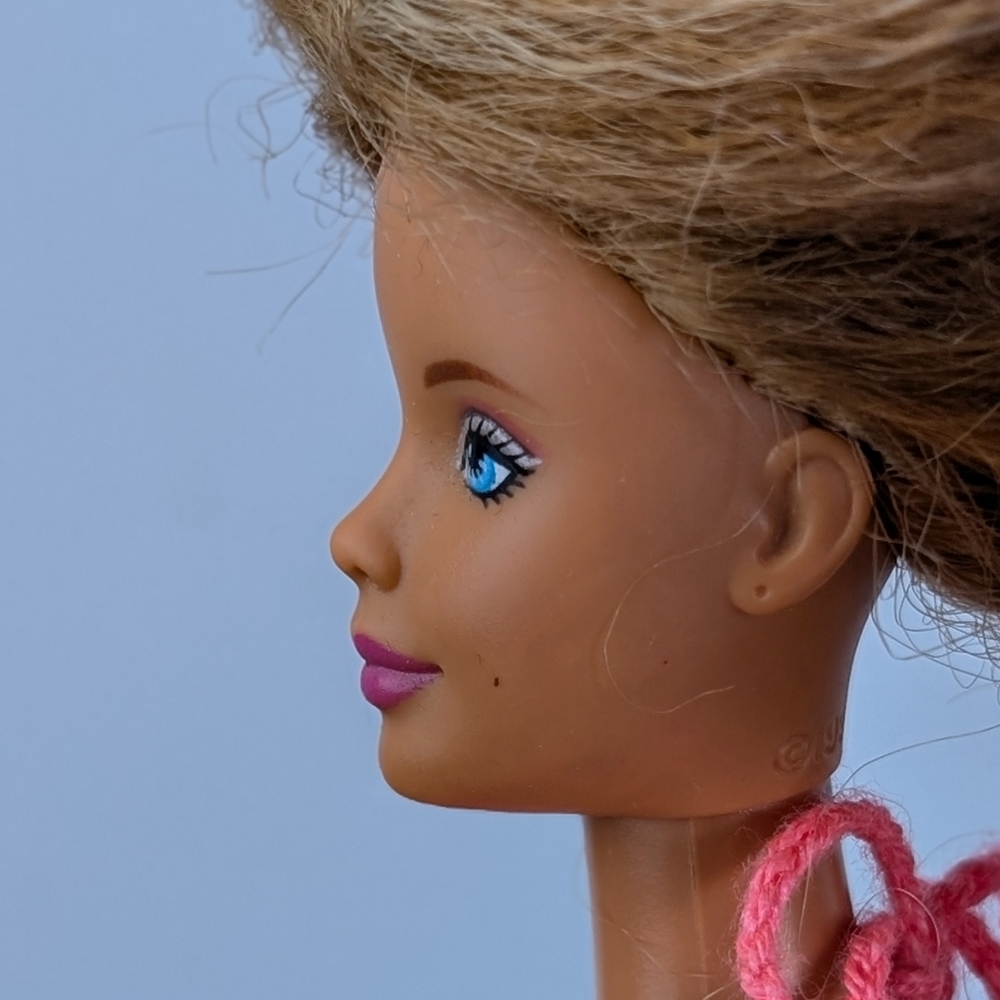 Barbie | 1998 Butterfly Art Tattoo Barbie Doll - Picture 8 of 12